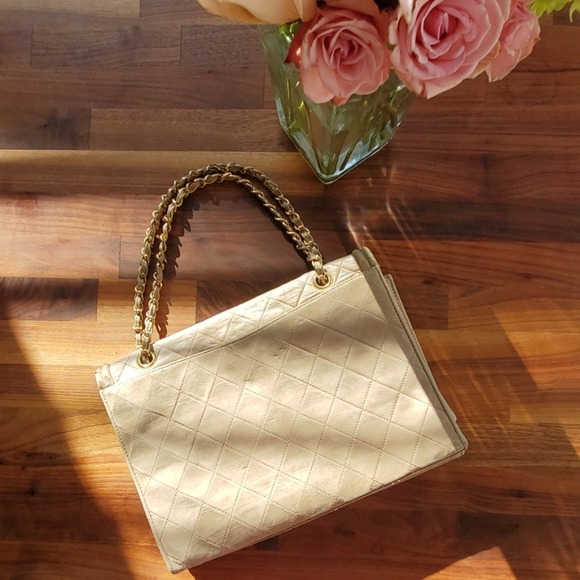 Vintage Chanel Single Flap - Picture 2 of 7